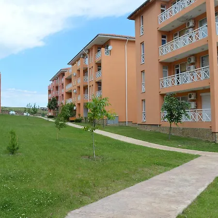 Διαμέρισμα Bratanov In Sunny Day 6 *