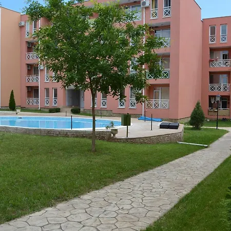 Διαμέρισμα Bratanov In Sunny Day 6